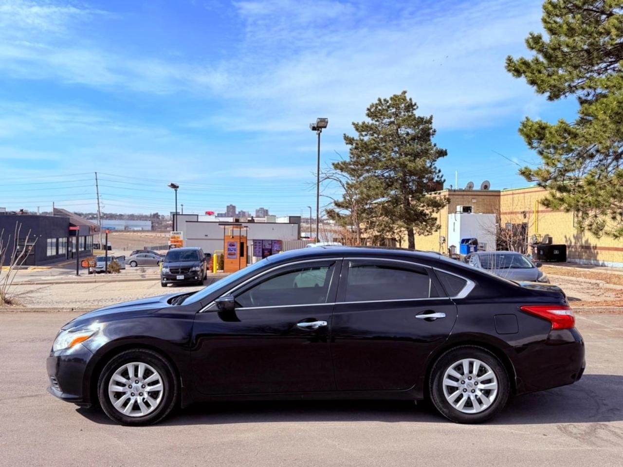 2017 Nissan Altima 4dr Sedan I4 CVT 2.5 Photo