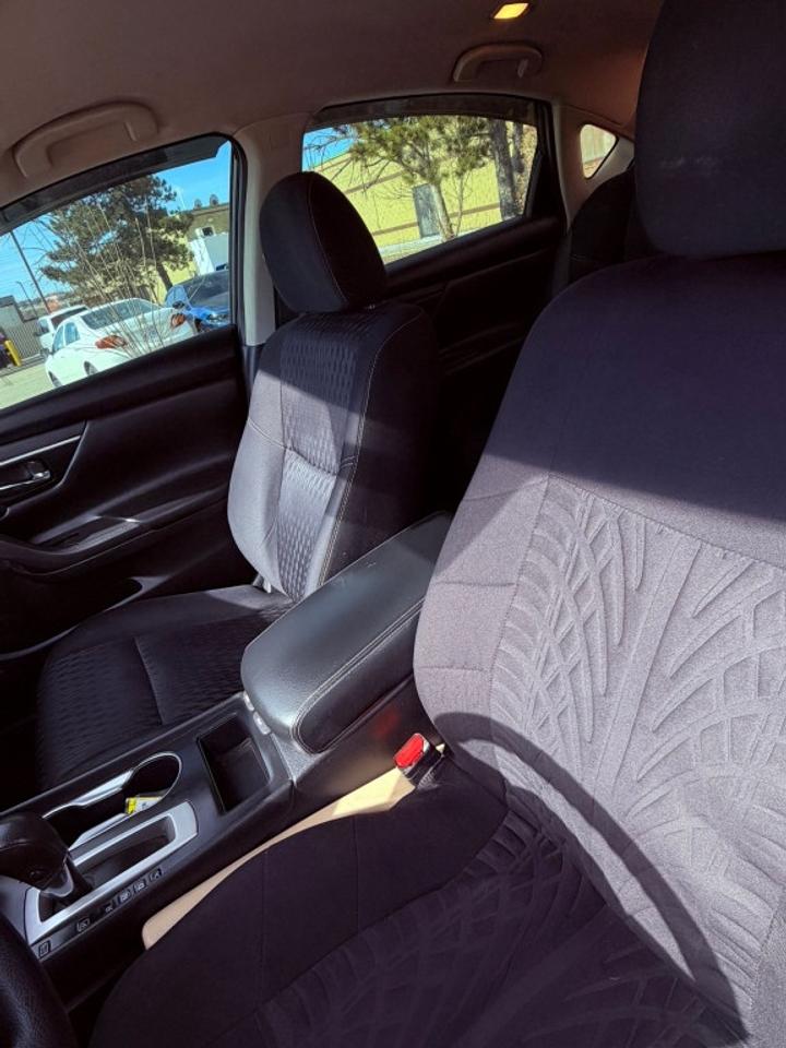 2017 Nissan Altima 4dr Sedan I4 CVT 2.5 Photo