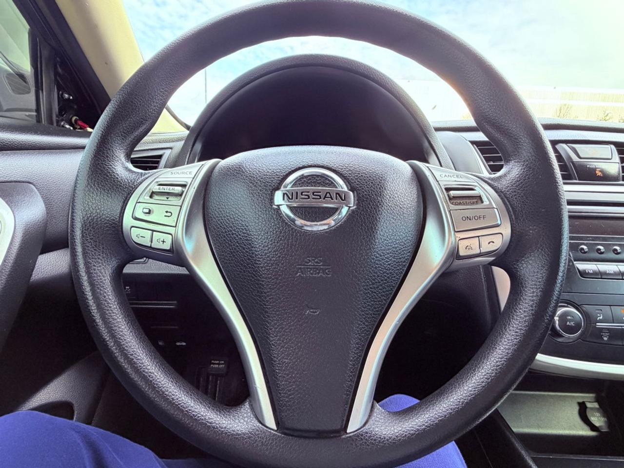 2017 Nissan Altima 4dr Sedan I4 CVT 2.5 Photo