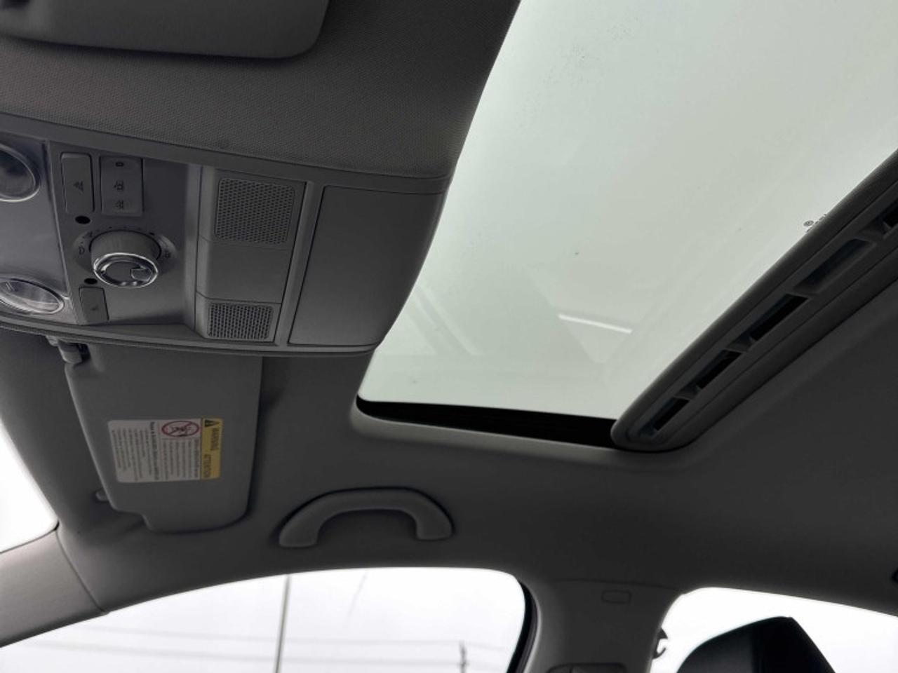 2012 Volkswagen Jetta HIGHLINE Photo