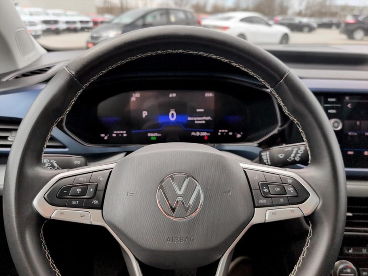 2024 Volkswagen Taos Comfortline w/Sunroof Pkg  *CARPLAY* Photo