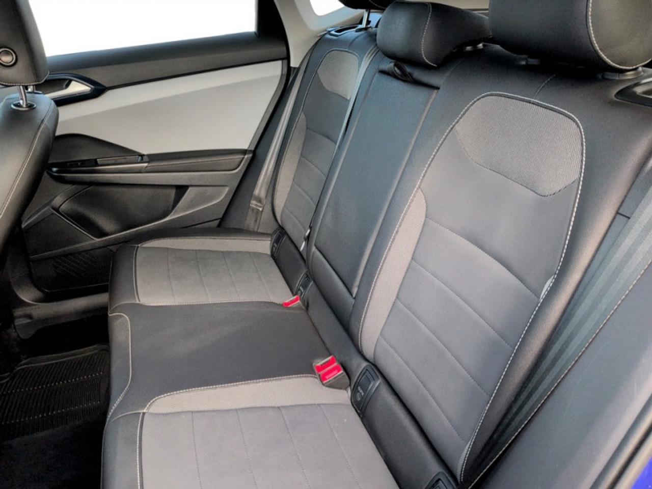2024 Volkswagen Taos Comfortline w/Sunroof Pkg  *CLEAN CF* Photo