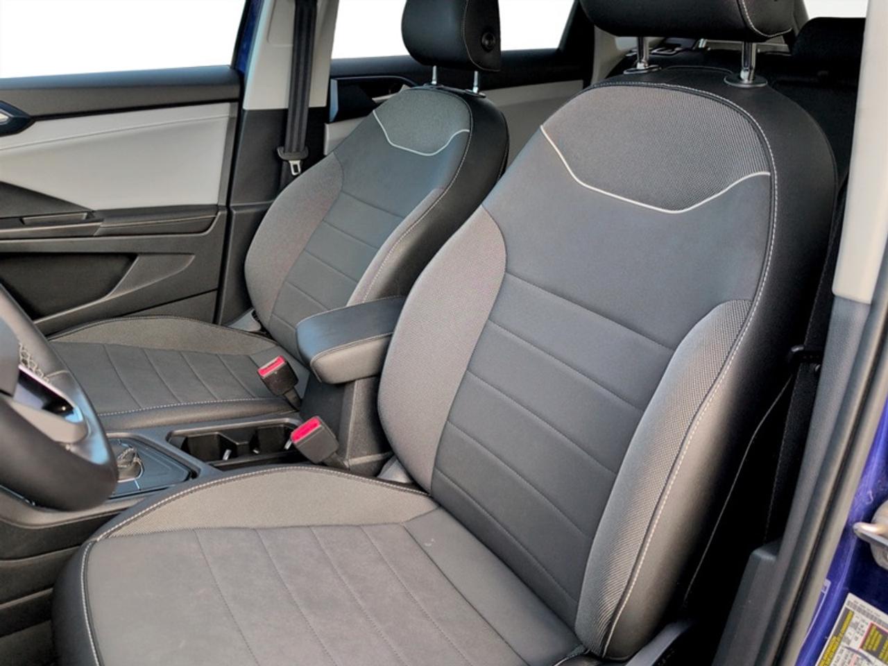 2024 Volkswagen Taos Comfortline w/Sunroof Pkg  *CLEAN CF* Photo