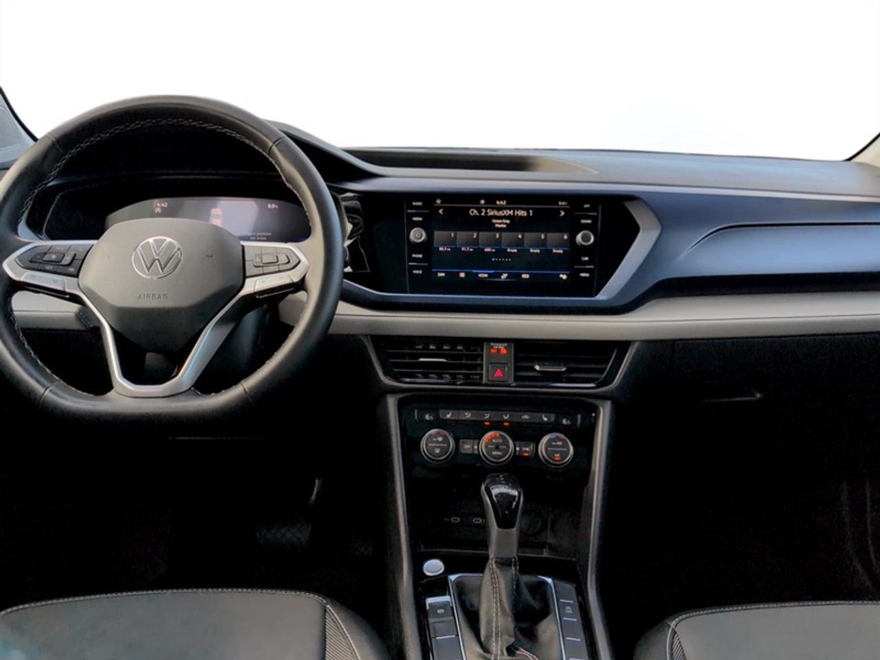 2024 Volkswagen Taos Comfortline w/Sunroof Pkg  *CLEAN CF* Photo
