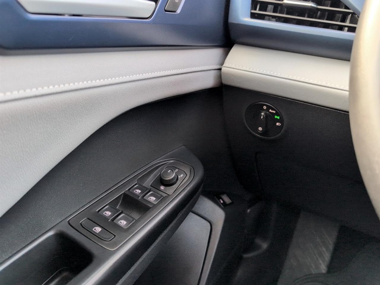 2024 Volkswagen Taos Comfortline w/Sunroof Pkg  *CLEAN CF* Photo
