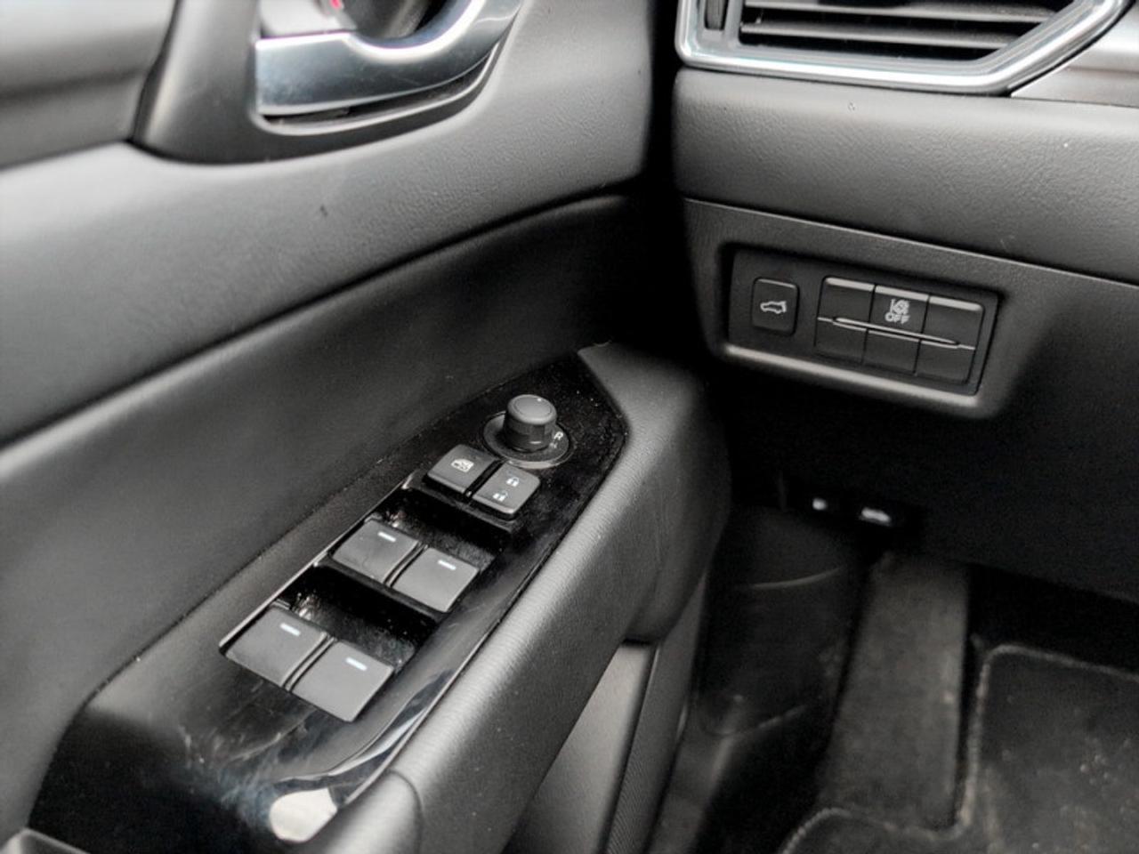 2025 Mazda CX-5 GS  **HEATED SW - LEATHER** Photo