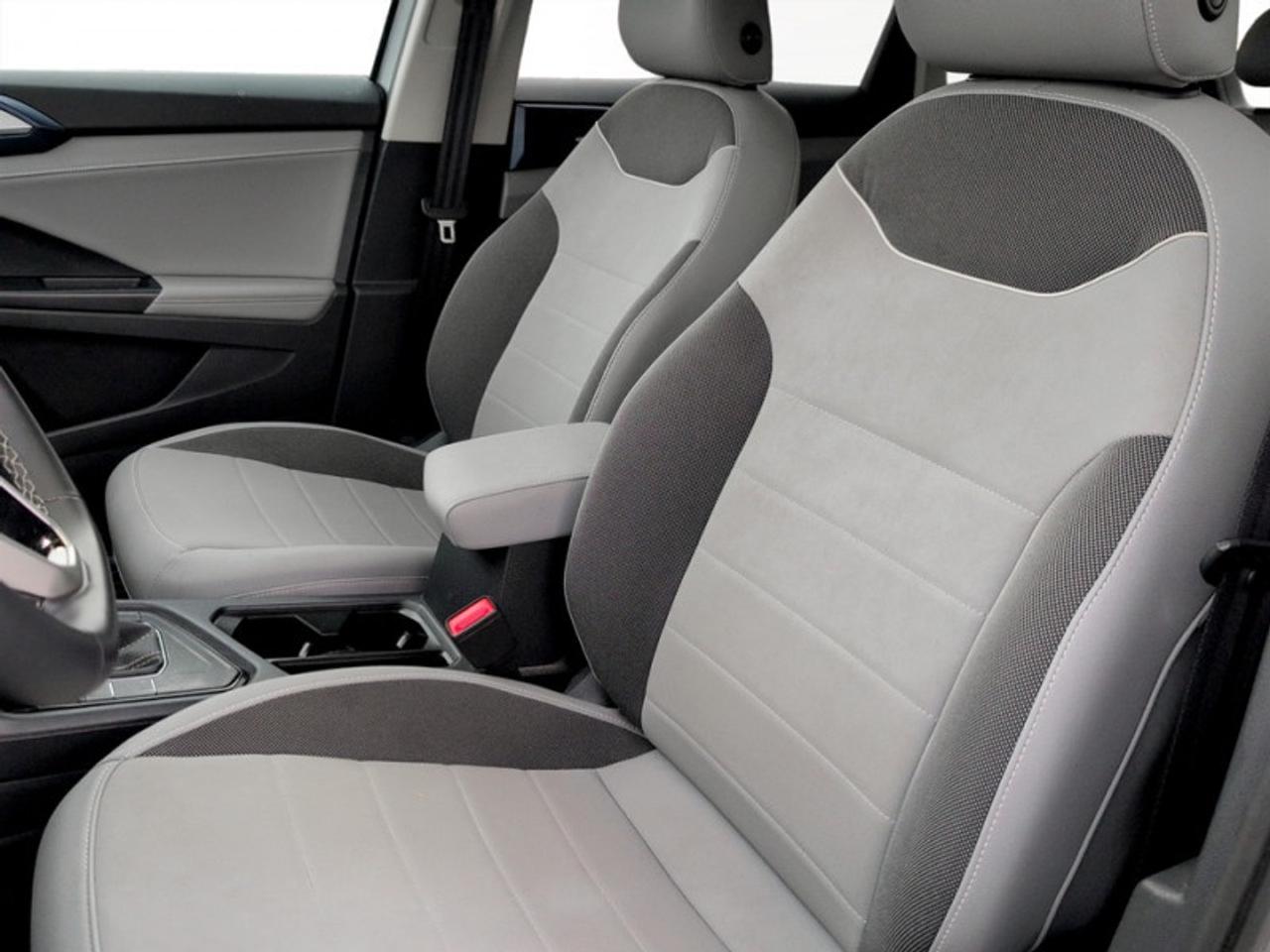 2024 Volkswagen Taos Comfortline w/Sunroof Pkg  *CARPLAY* Photo