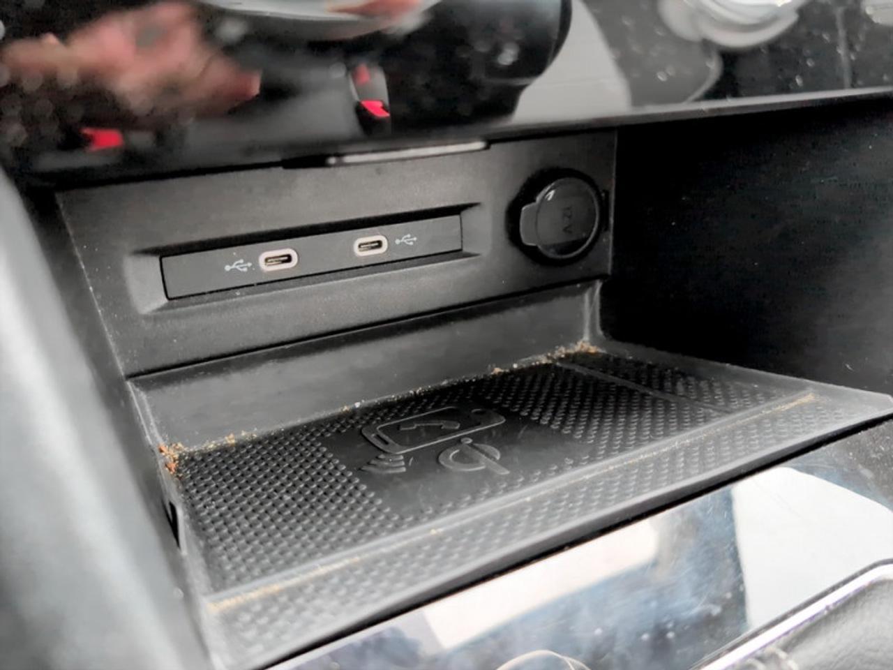 2024 Volkswagen Taos Comfortline w/Sunroof Pkg  *CARPLAY* Photo