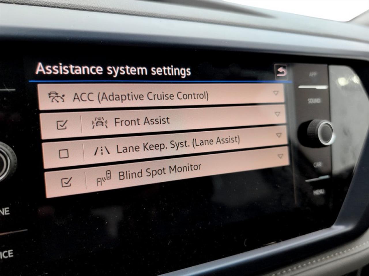 2024 Volkswagen Taos Comfortline w/Sunroof Pkg  *CARPLAY* Photo