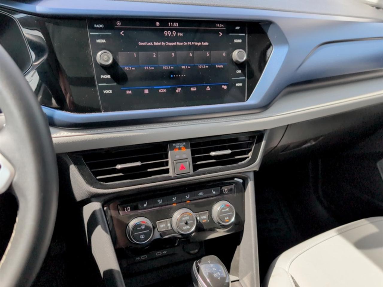 2024 Volkswagen Taos Comfortline w/Sunroof Pkg  *CARPLAY* Photo