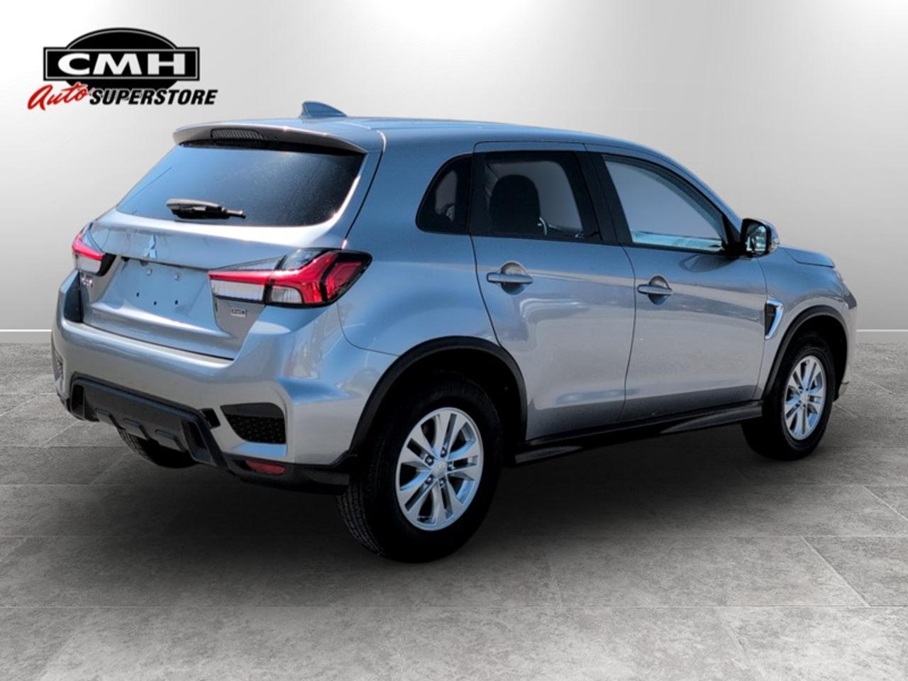 2023 Mitsubishi RVR SE  **CARPLAY - 4WD - BLINDSPOT** Photo