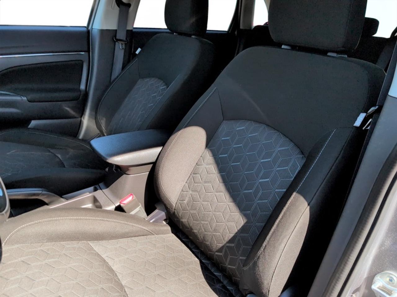 2023 Mitsubishi RVR SE  **CARPLAY - 4WD - BLINDSPOT** Photo