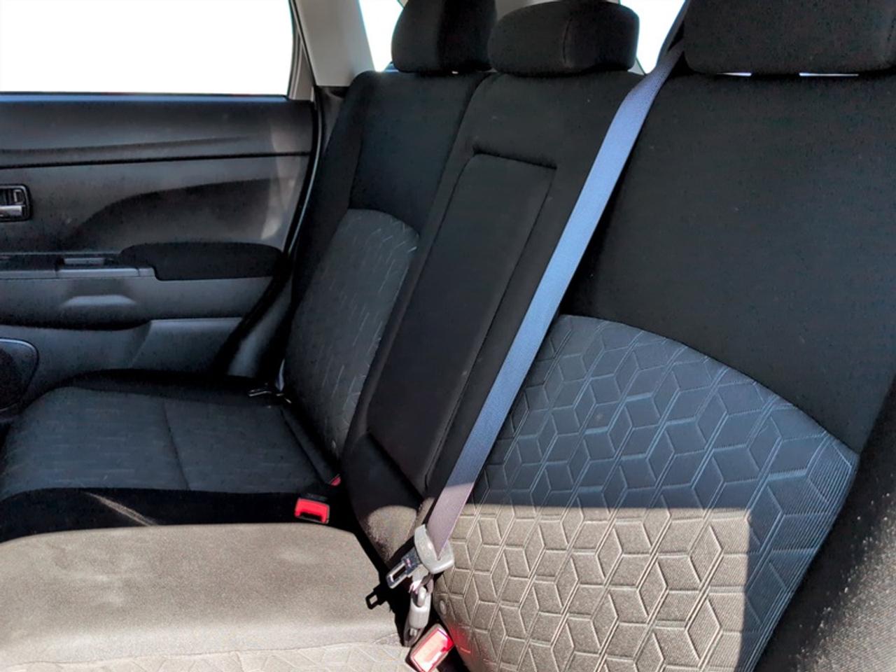 2023 Mitsubishi RVR SE  **CARPLAY - 4WD - BLINDSPOT** Photo