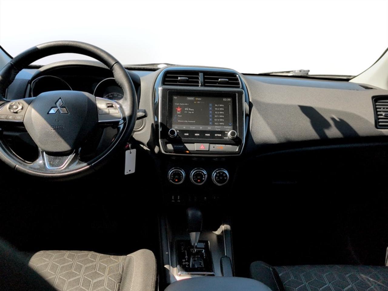 2023 Mitsubishi RVR SE  **CARPLAY - 4WD - BLINDSPOT** Photo