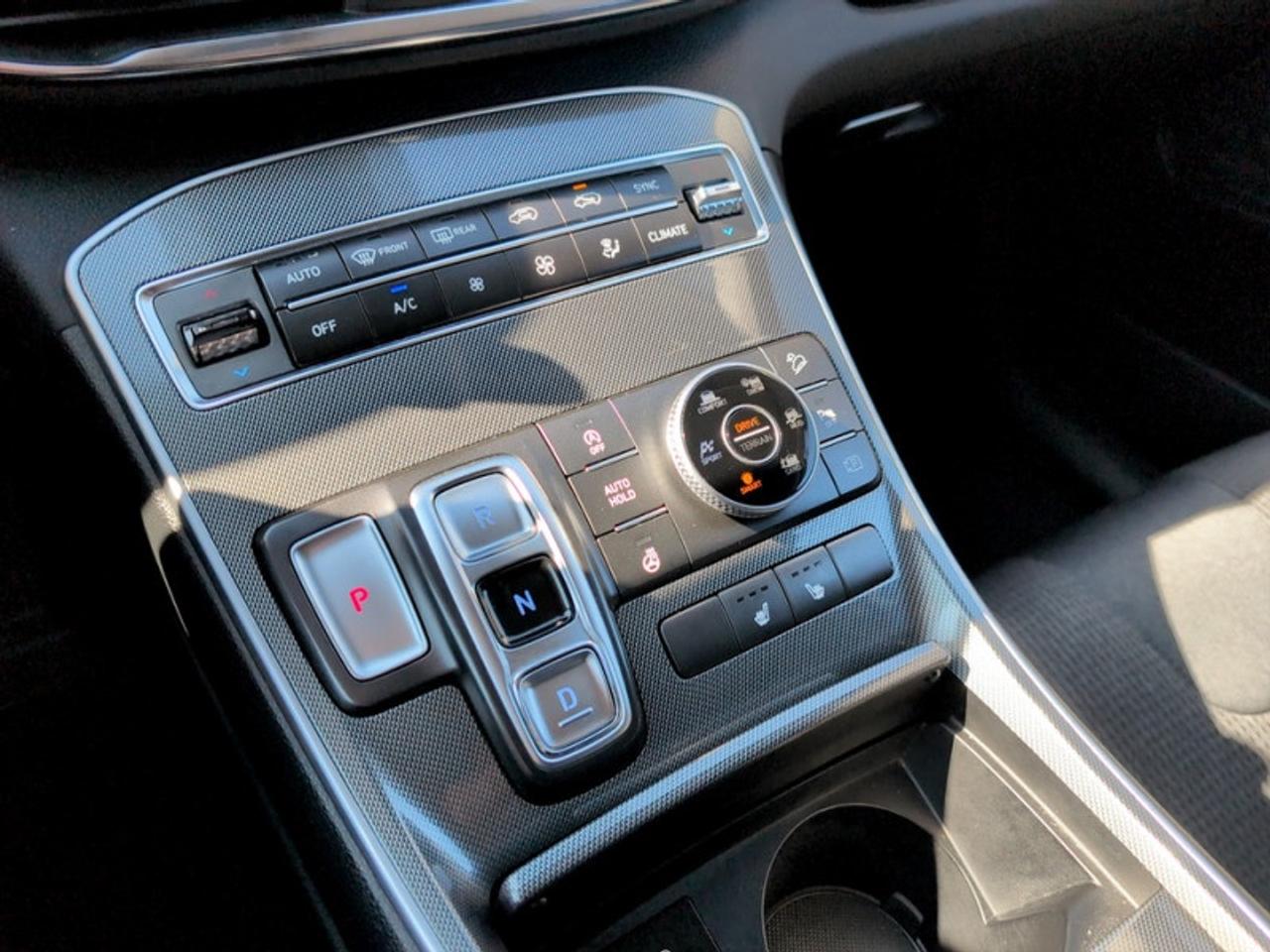 2022 Hyundai Santa Fe Preferred AWD  **CLEAN CARFAX** Photo