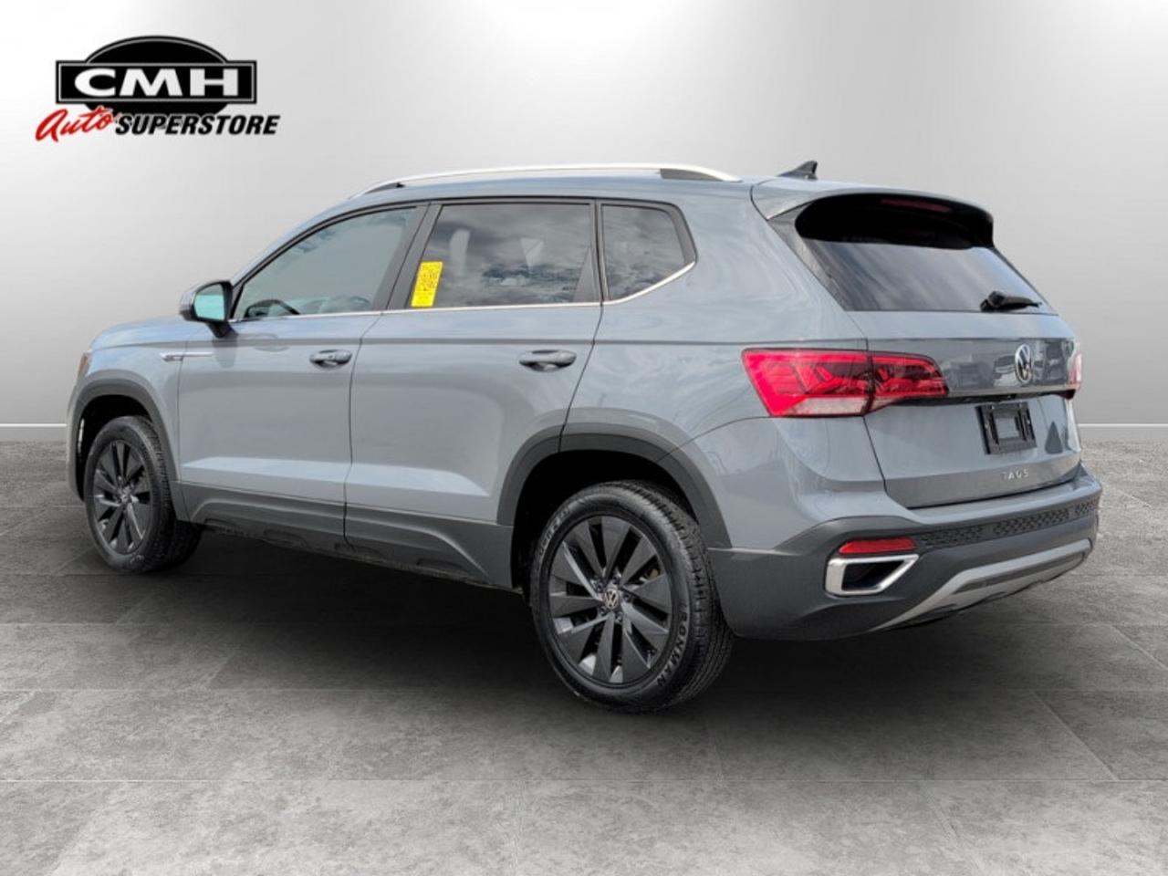 2024 Volkswagen Taos Comfortline w/Sunroof Pkg  *CARPLAY* Photo2