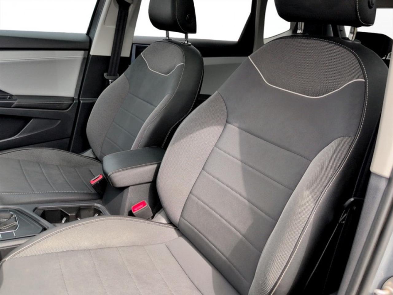 2024 Volkswagen Taos Comfortline w/Sunroof Pkg  *CARPLAY* Photo