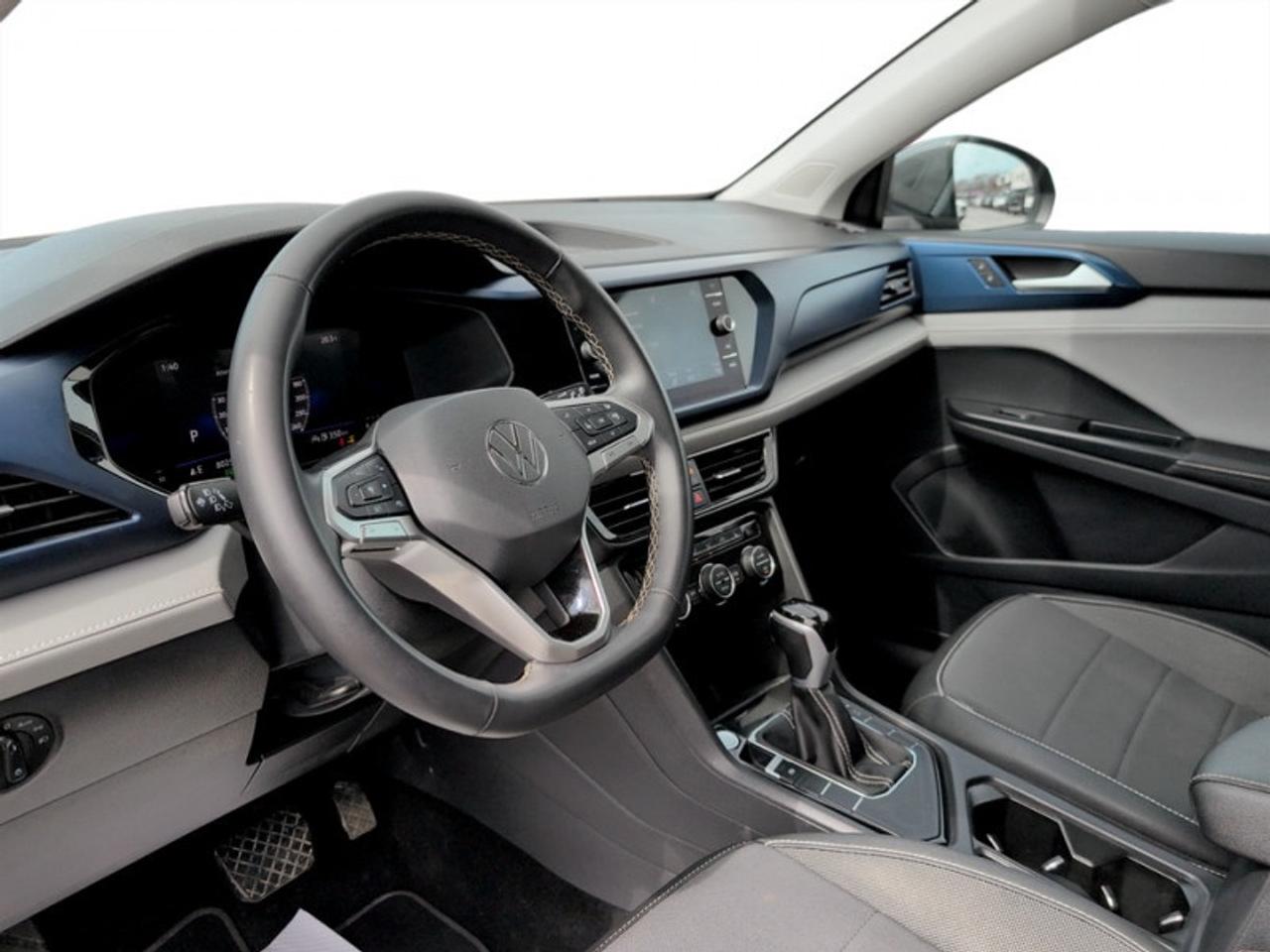 2024 Volkswagen Taos Comfortline w/Sunroof Pkg  *CARPLAY* Photo