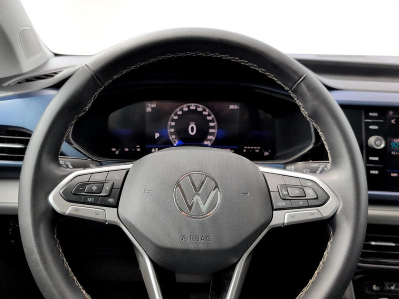 2024 Volkswagen Taos Comfortline w/Sunroof Pkg  *CARPLAY* Photo