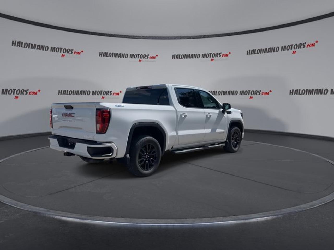 2024 GMC Sierra 1500 Elevation Crew Cab 4WD | No accidents | Heated Steering Photo