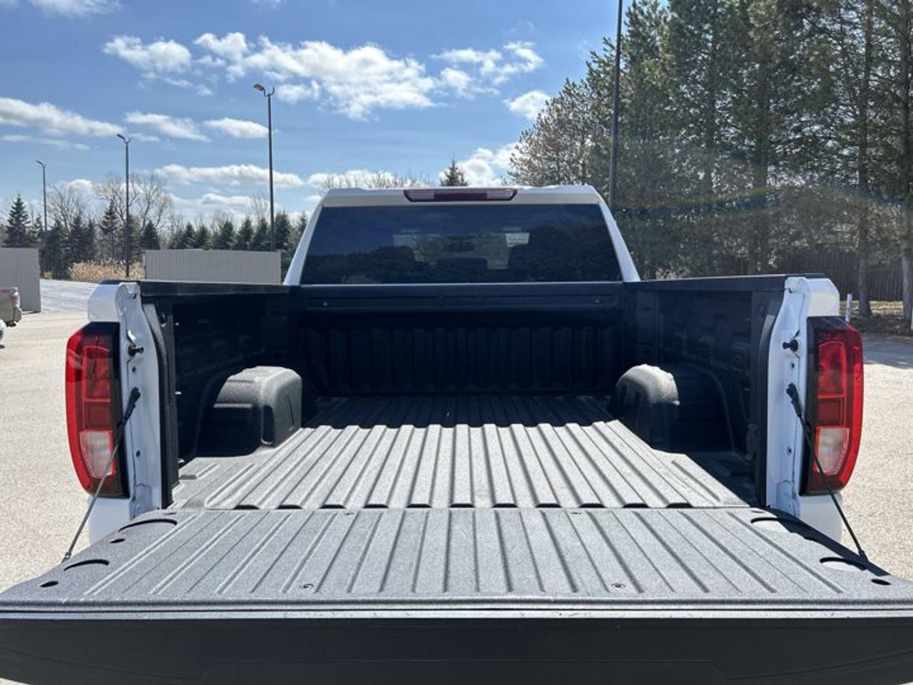 2024 GMC Sierra 1500 Elevation Crew Cab 4WD | No accidents | Heated Steering Photo