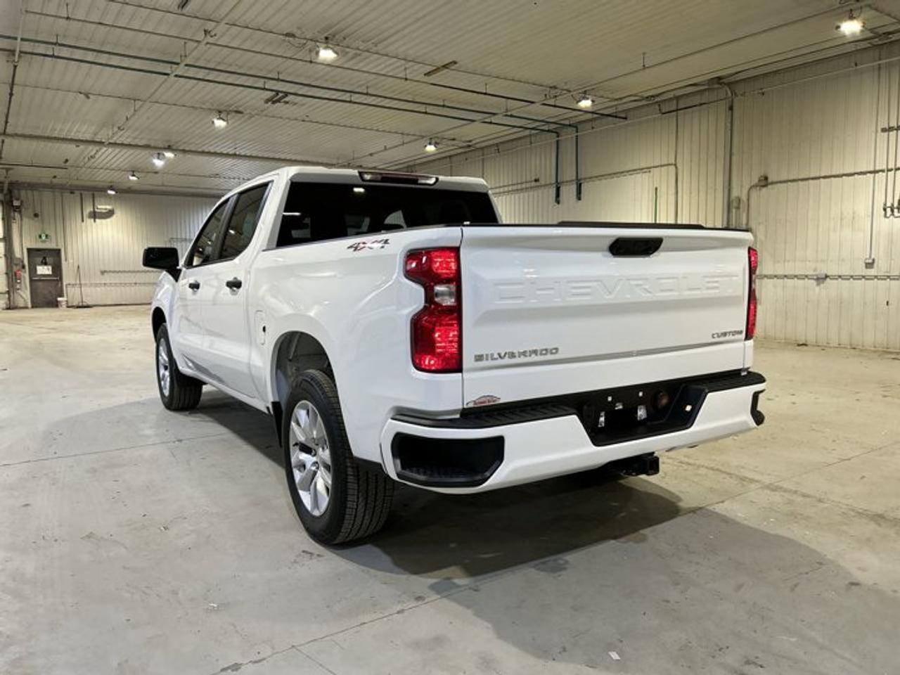 2025 Chevrolet Silverado 1500 Custom Crew Cab 4WD | No accidents Photo