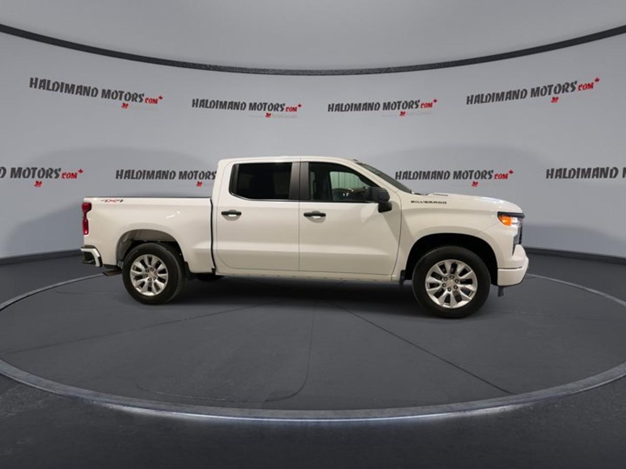 2025 Chevrolet Silverado 1500 Custom Crew Cab 4WD | No accidents Photo