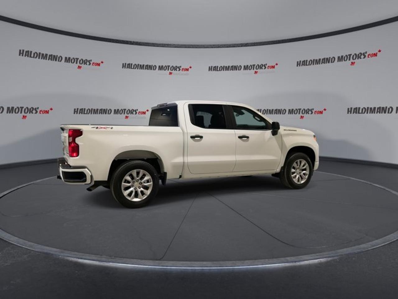 2025 Chevrolet Silverado 1500 Custom Crew Cab 4WD | No accidents Photo
