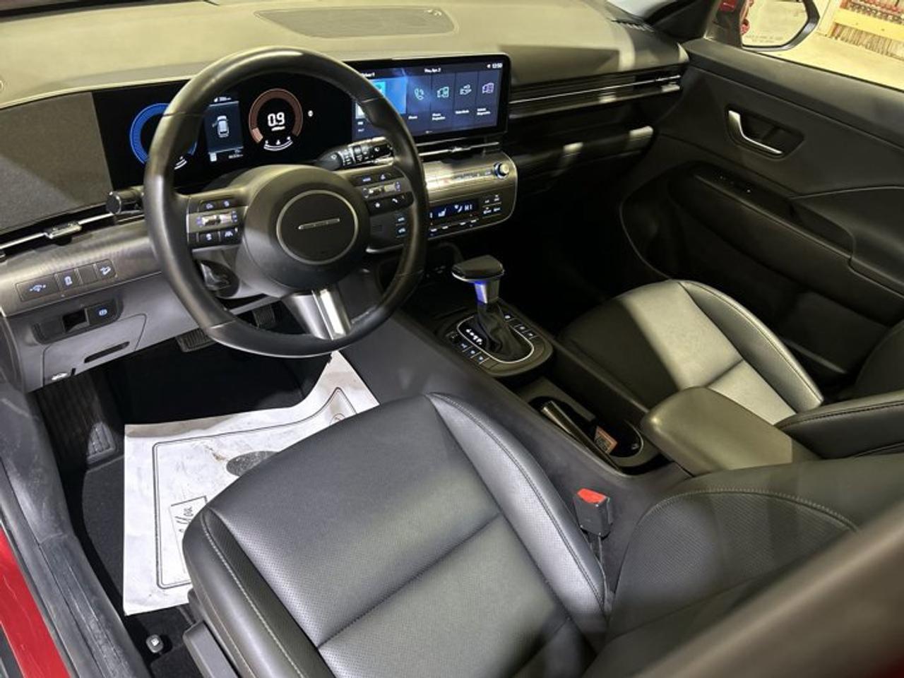 2025 Hyundai KONA 2.0L Preferred AWD w/Trend Package | No accidents | Leather Seats Photo