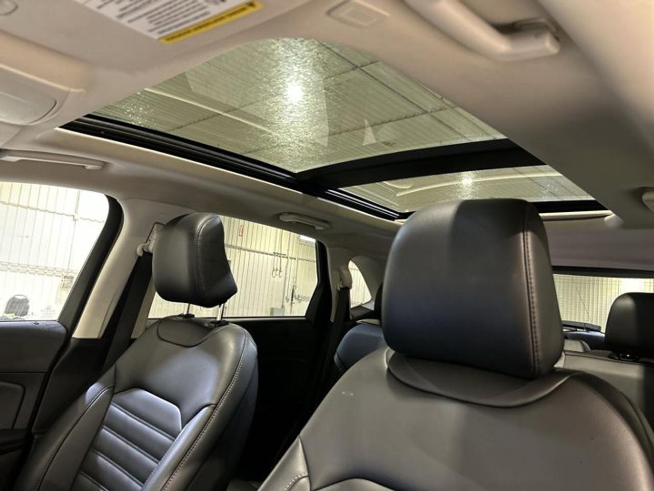 2022 Ford Edge SEL AWD | No accidents | Panoramic Roof | Leather Seats Photo