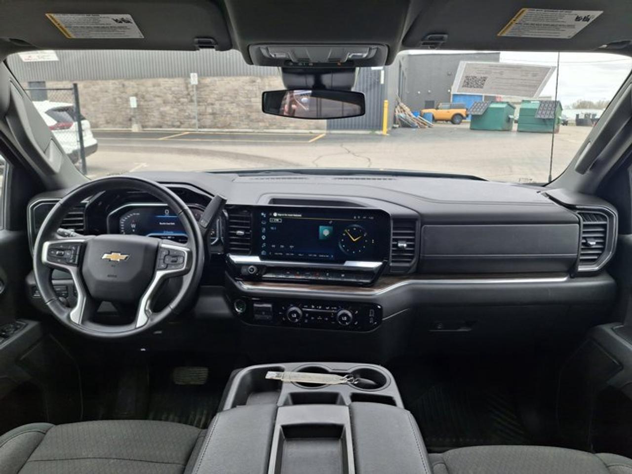 2025 Chevrolet Silverado 1500 LT | V8 | Heated Wheel + Seats | CarPlay + Android | Remote Start | and More ! Photo
