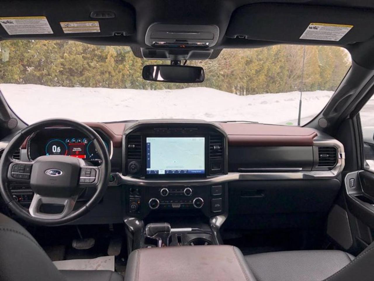 2022 Ford F-150 Lariat SuperCrew 4X4 | 5.0L V8 | Leather | Heated + Cooled Seats | Remote Start | Tow Pkg and More ! Photo2