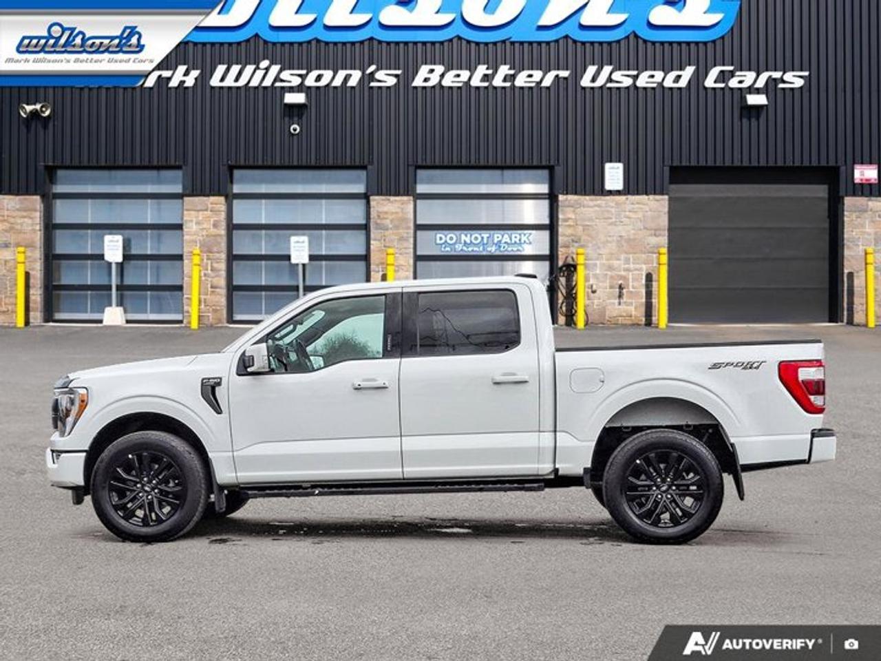 2022 Ford F-150 Lariat | 5.0L V8 | Leather | Heated + Cooled Seats | Remote Start | Tow Pkg and More ! Photo