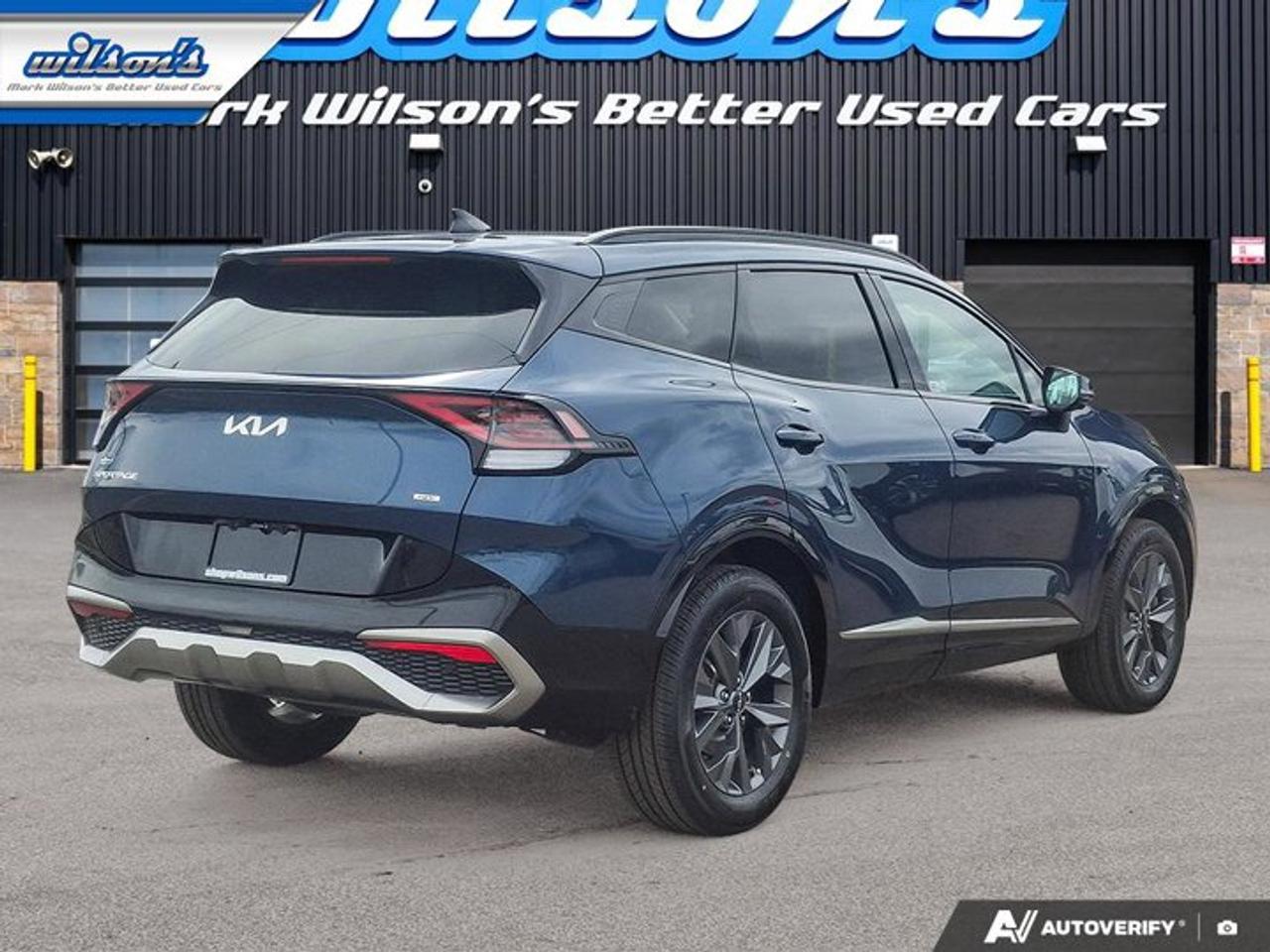 2023 Kia Sportage Hybrid SX AWD | Leather | Sunroof | Nav | 360 Camera | Cooled + Heated Seats | Heated Wheel and Much More ! Photo4