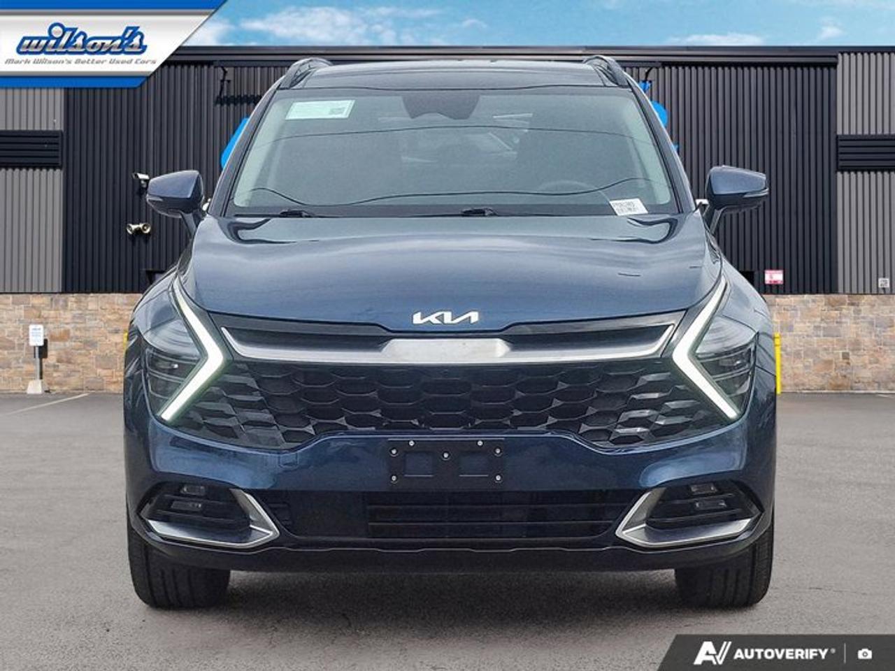 2023 Kia Sportage Hybrid SX AWD | Leather | Sunroof | Nav | 360 Camera | Cooled + Heated Seats | Heated Wheel and Much More ! Photo