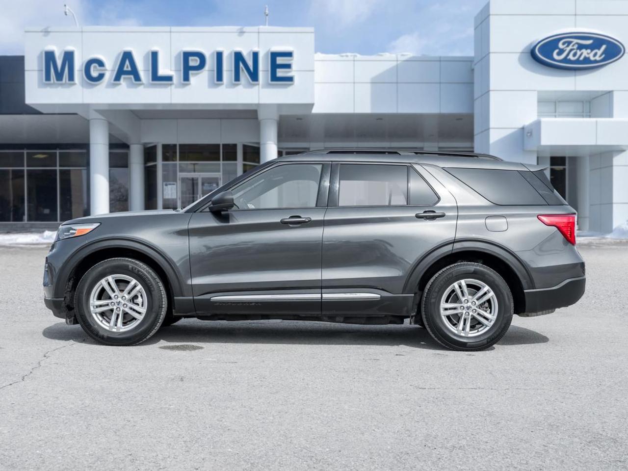 2020 Ford Explorer XLT Photo2