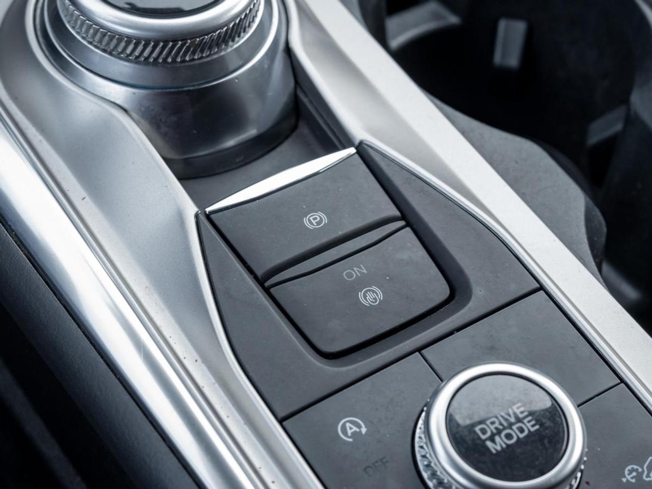 2020 Ford Explorer XLT Photo