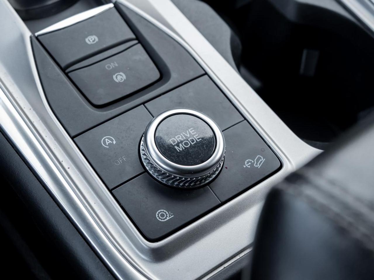 2020 Ford Explorer XLT Photo