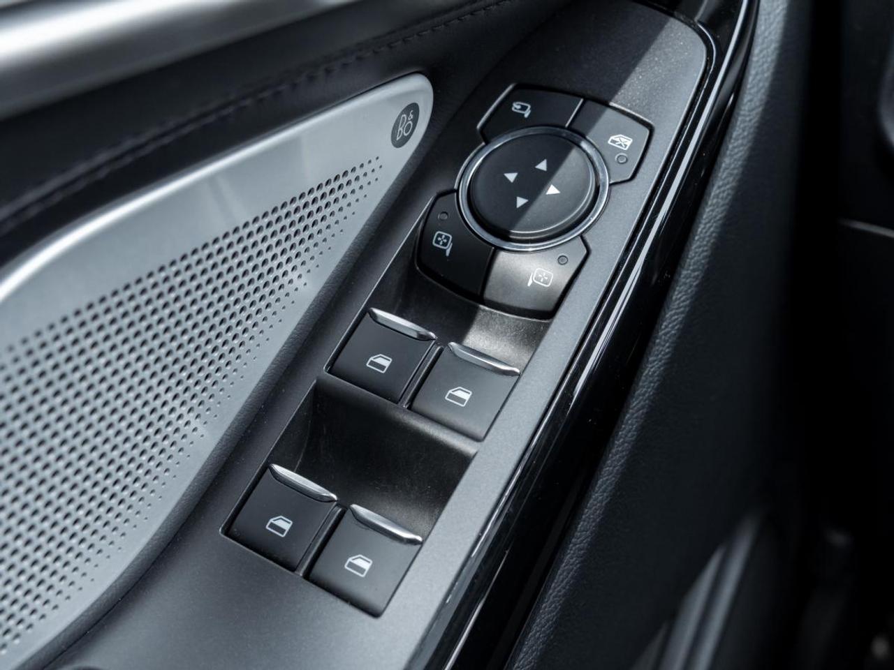 2023 Ford Explorer Platinum Photo