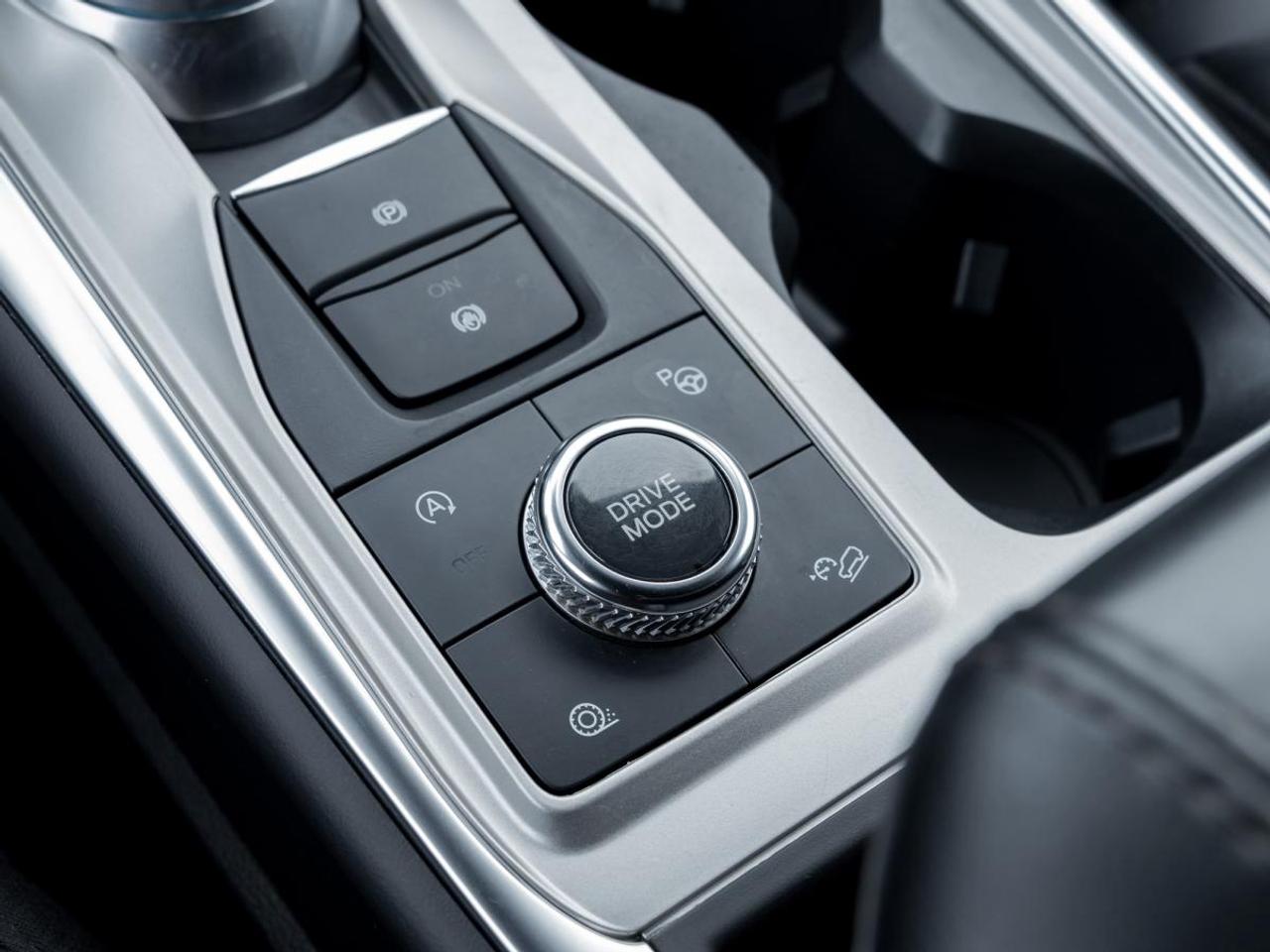 2023 Ford Explorer Platinum Photo