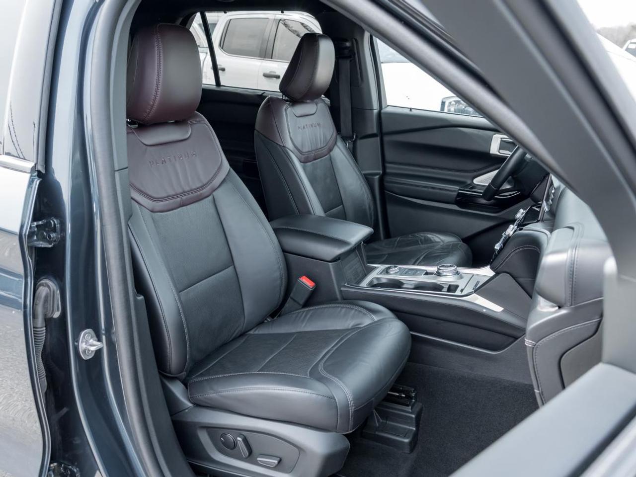 2023 Ford Explorer Platinum Photo