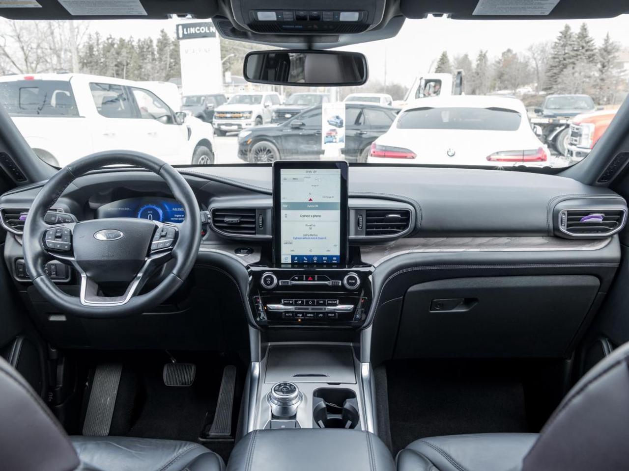 2023 Ford Explorer Platinum Photo