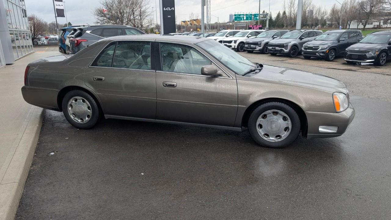 2000 Cadillac DeVille DHS 4dr Sdn Photo