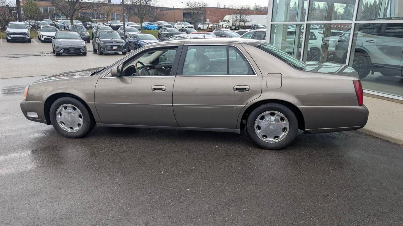 2000 Cadillac DeVille DHS 4dr Sdn Photo