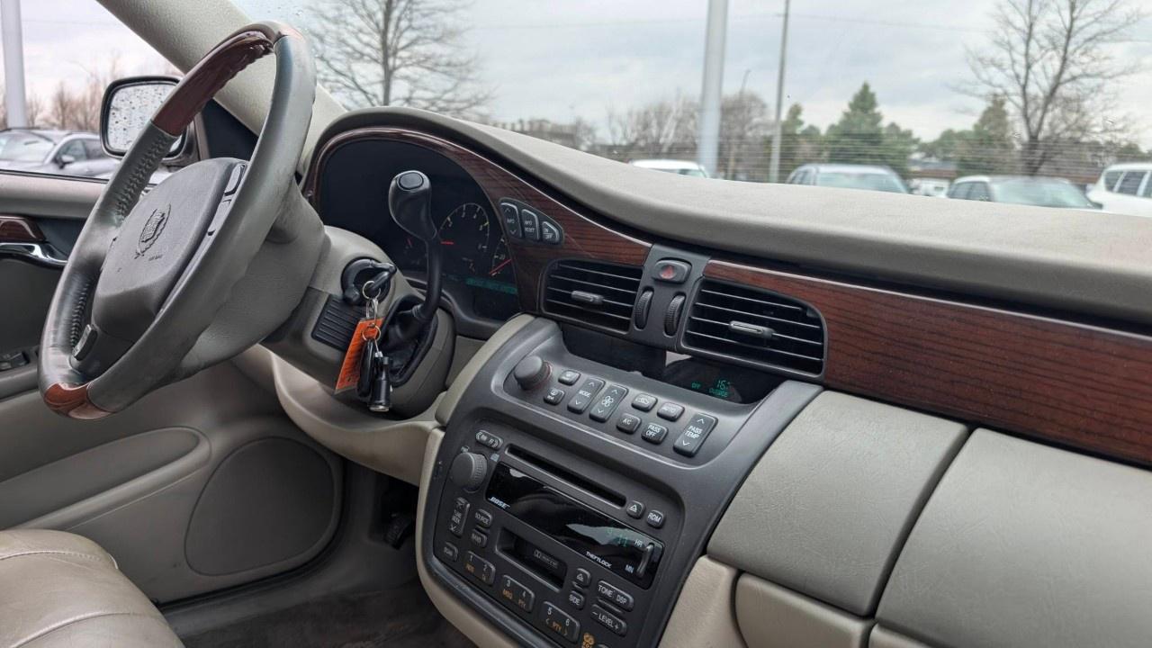 2000 Cadillac DeVille DHS 4dr Sdn Photo