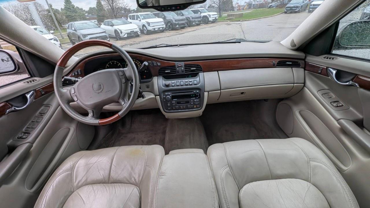 2000 Cadillac DeVille DHS 4dr Sdn Photo