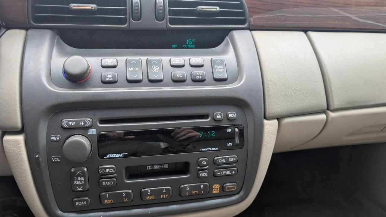 2000 Cadillac DeVille DHS 4dr Sdn Photo