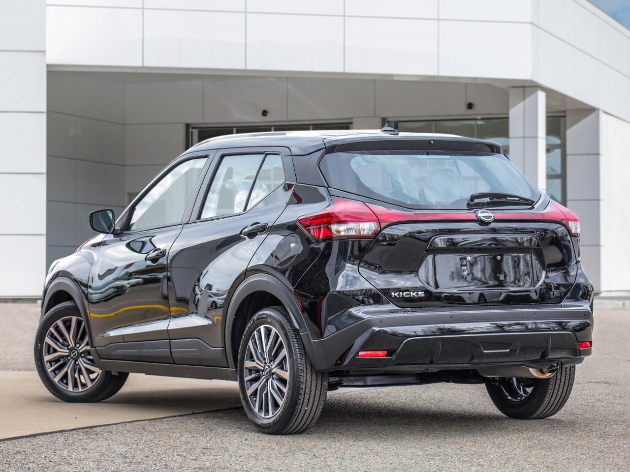 2025 Nissan Kicks Play SV Photo
