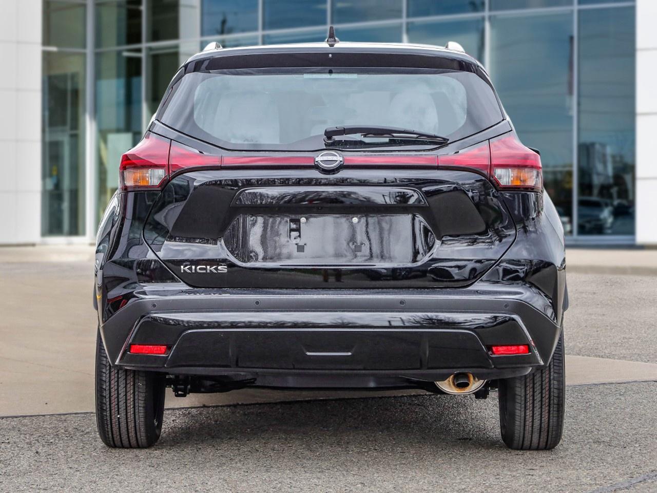 2025 Nissan Kicks Play SV Photo