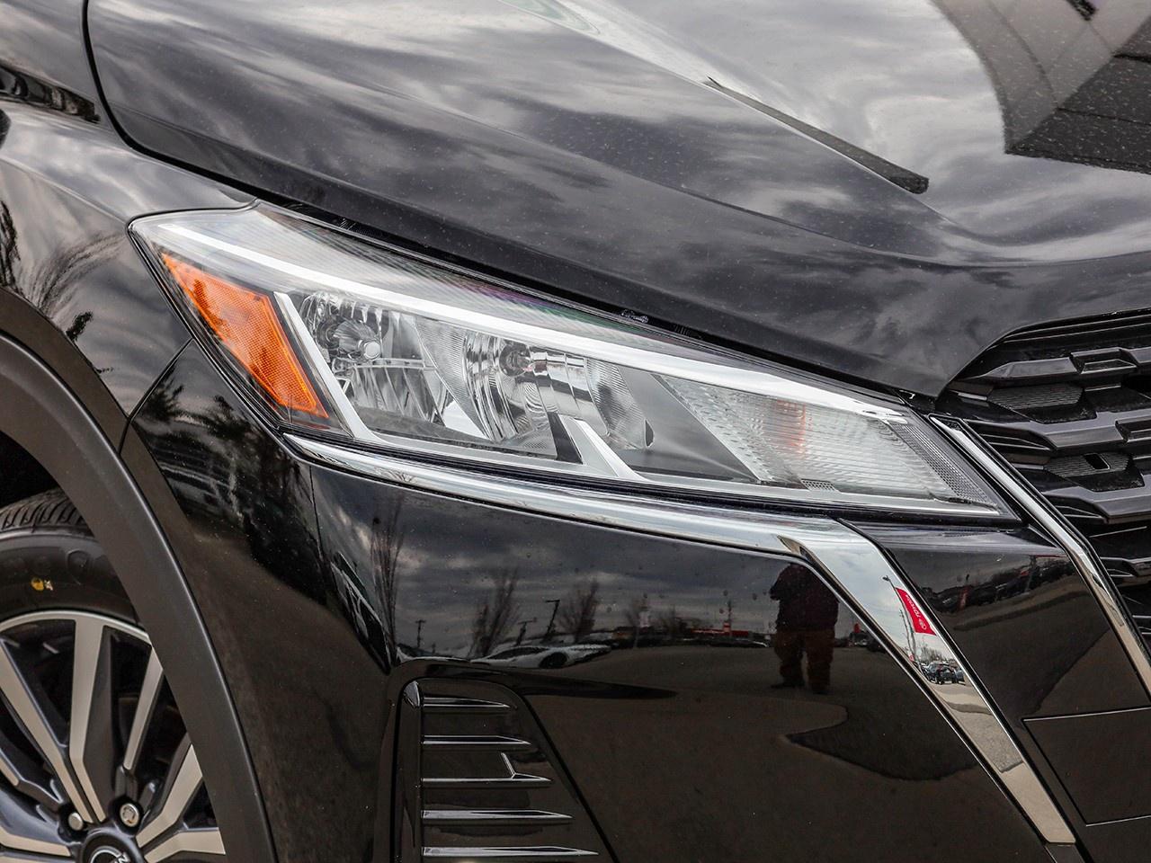 2025 Nissan Kicks Play SV Photo